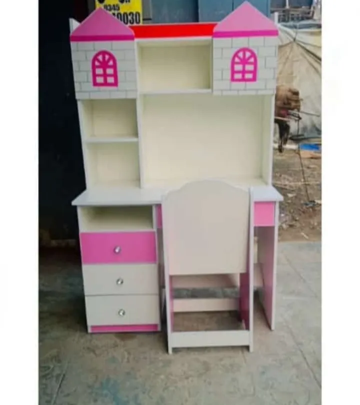 Castle-Top Study Desk with Chair
